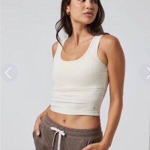 Vuori Halo Essential Women’s Cream Scoop Neck Cropped Tank Top
